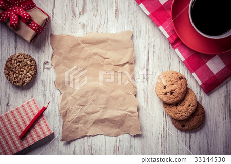 Coffee break with cookies 33144530