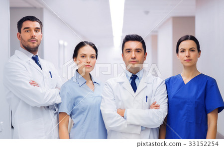 group of medics or doctors at hospital 33152254