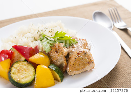 Basil chicken lunch plate 33157276