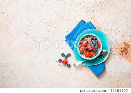 homemade oatmeal with berries homemade oatmeal with berries 33161805