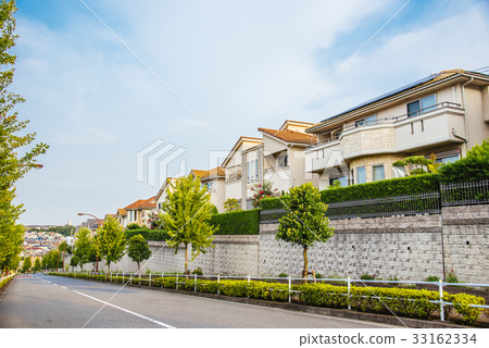 Housing image 33162334