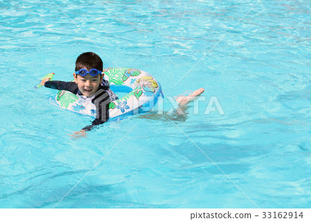 Children playing in the pool Children playing in the pool 33162914