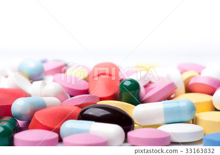 Antibiotic, drugs or painkiller medicaments Antibiotic, drugs or painkiller medicaments 33163832