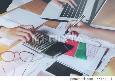 teamwork business woman accounting concept teamwork business woman accounting concept 33164221