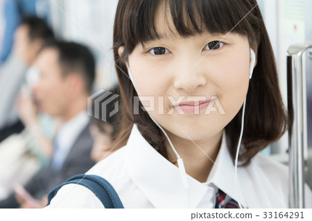Female junior high school student photography cooperation "Keioh Electric Railway Co., Ltd." 33164291