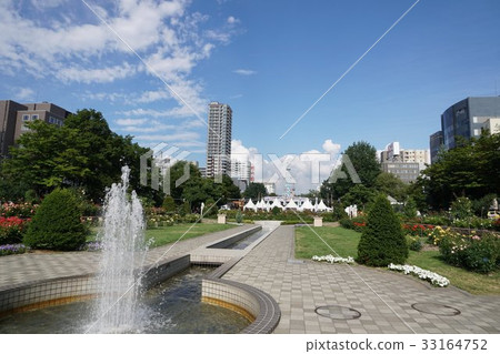 夏天的札幌大通公園風景（西12街附近） 33164752