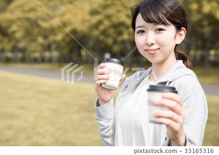 年輕的女士 33165316