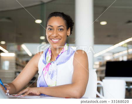 I am happy to work here 33168020