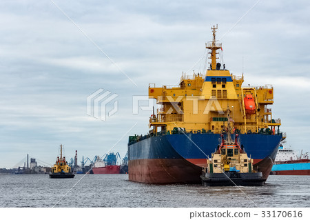 Blue cargo ship Blue cargo ship 33170616