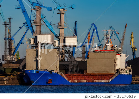 Blue cargo ship Blue cargo ship 33170639