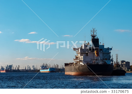 Black cargo ship Black cargo ship 33170675