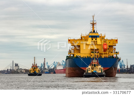 Blue cargo ship Blue cargo ship 33170677