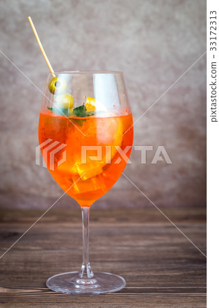 Glass of Aperol Spritz cocktail 33172313