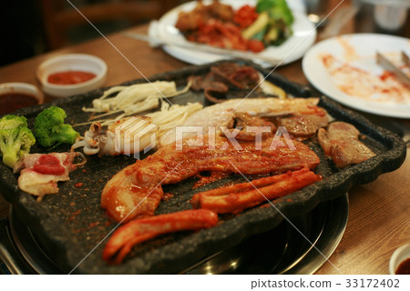 Korea bbq or barbecue grill 33172402