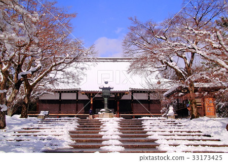冬天Ninna-ji寺(京都Ukyo-ku)Kindo 冬天Ninna-ji寺(京都Ukyo-ku)Kindo 33173425