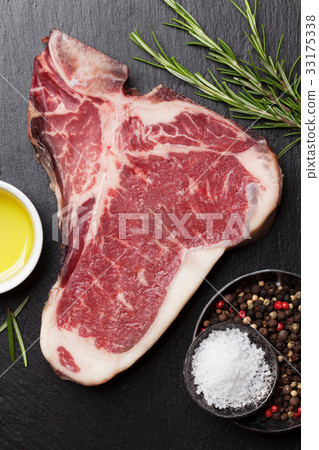 T-bone steak 33175338