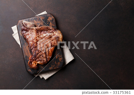 T-bone steak 33175361