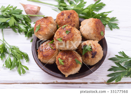 Pork meatballs with parsley Pork meatballs with parsley 33177568