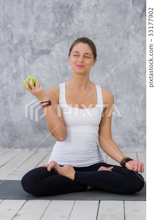 Caucasian beautiful healthy athletic sportive girl Caucasian beautiful healthy athletic sportive girl 33177902