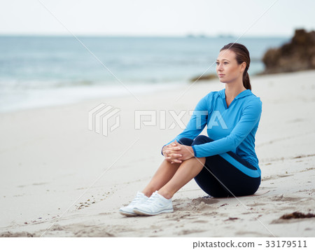 A pause before my daily workout A pause before my daily workout 33179511