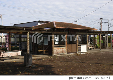 At Mito Line @ Tamado Station 33180931