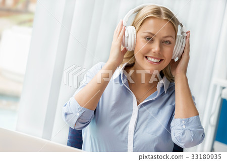 Work could be a pleasure 33180935