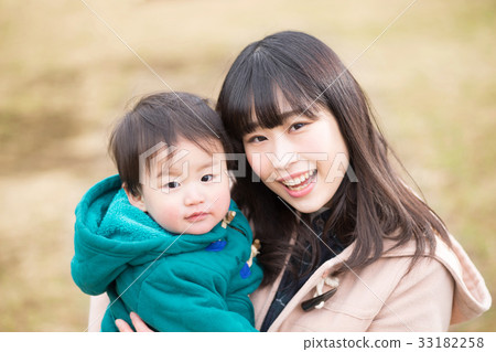 父母和孩子,狐狸(室外,公園) 父母和孩子,狐狸(室外,公園) 33182258