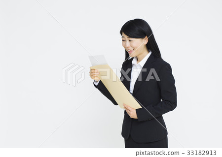 年輕的商界女強人 33182913