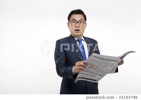 Businessman 33183796