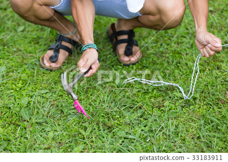 Tarp peg strike 33183911