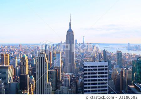 The streets of New York 33186592