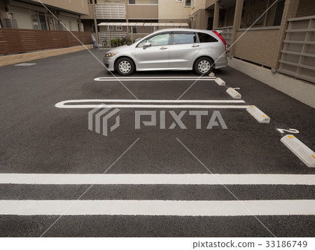 A flat parking lot A flat parking lot 33186749