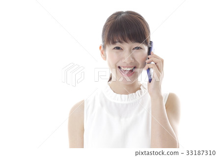智能手機和一位年輕女士 33187310