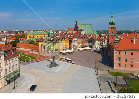 Castle Square in Warsaw, Poland 33187612