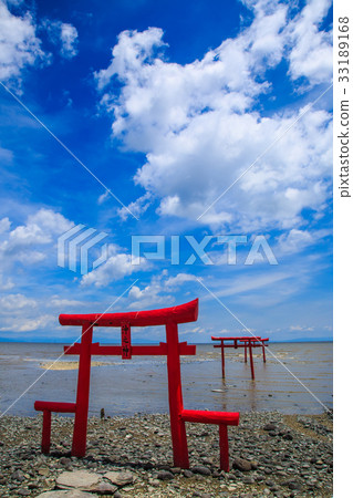 The tori in the sea Saga prefecture Tara-cho 33189168