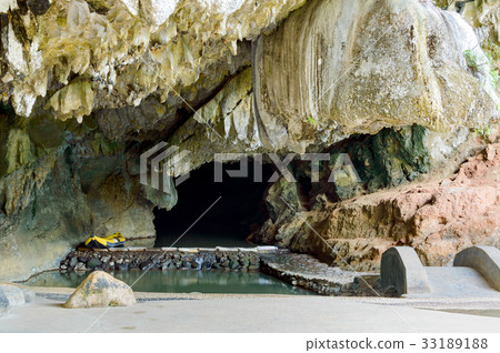 Cave in Phang Nga town, Thailand Cave in Phang Nga town, Thailand 33189188