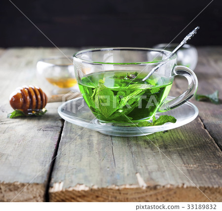 coffe beens with spices 33189832
