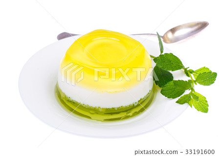 Exquisite sweet dessert jelly with mint 33191600