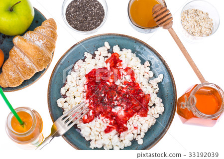 Healthy and healthy food with chia seeds 33192039