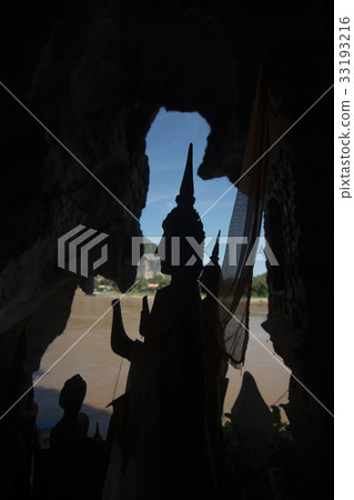 LAOS LUANG PRABANG PAK OU CAVES LAOS LUANG PRABANG PAK OU CAVES 33193216