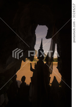 LAOS LUANG PRABANG PAK OU CAVES LAOS LUANG PRABANG PAK OU CAVES 33193217