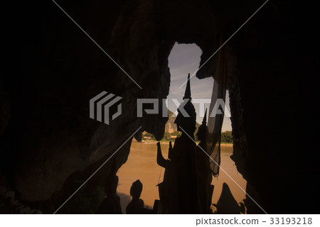 LAOS LUANG PRABANG PAK OU CAVES 33193218