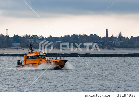 Orange pilot ship 33194955