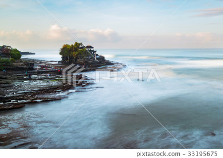 Tanah Lot & Batu Bolong temple. 33195675