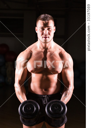 Handsome power athletic guy bodybuilder doing Handsome power athletic guy bodybuilder doing 33197089