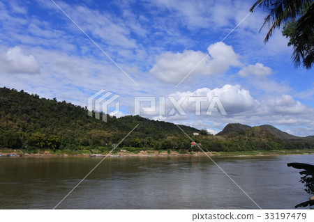 Mekong river in Luang Prabang Mekong river in Luang Prabang 33197479