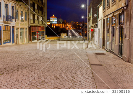 Porto. The bridge of Don Luis at dawn. Porto. The bridge of Don Luis at dawn. 33200116