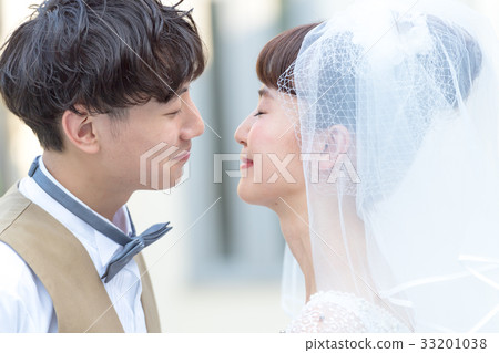 Wedding image, kiss 33201038