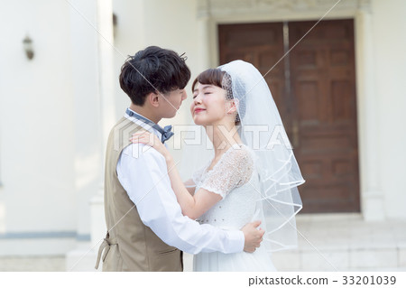 Wedding image, kiss 33201039