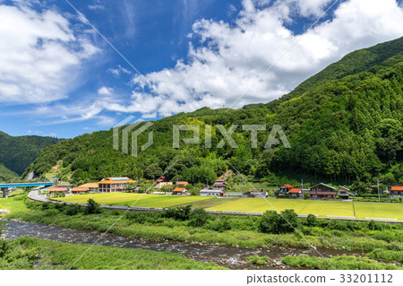Landscape on the left 33201112